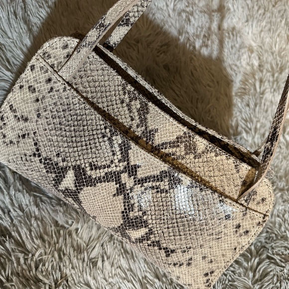 Divina Firenze Snakeskin Pattern Shoulder Bag made in Italy genuine leather - Picture 2 of 6
